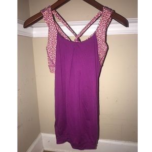 Lululemon workout top w/ built in sportsbra